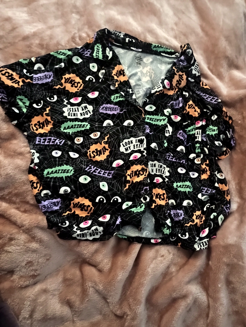 Women's Black Halloween Eye-Print Short Pajama Top